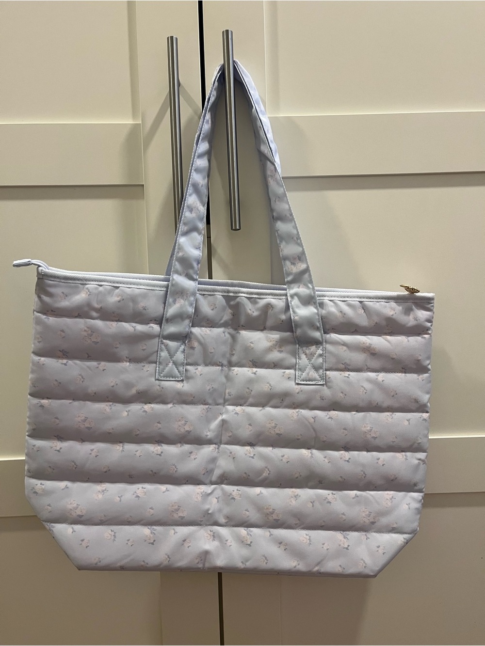 LoveShackFancy x Target - Yoobi
Everblooming Rosettes Ditsy Quilted Tote
Bag - Picture 9 of 11